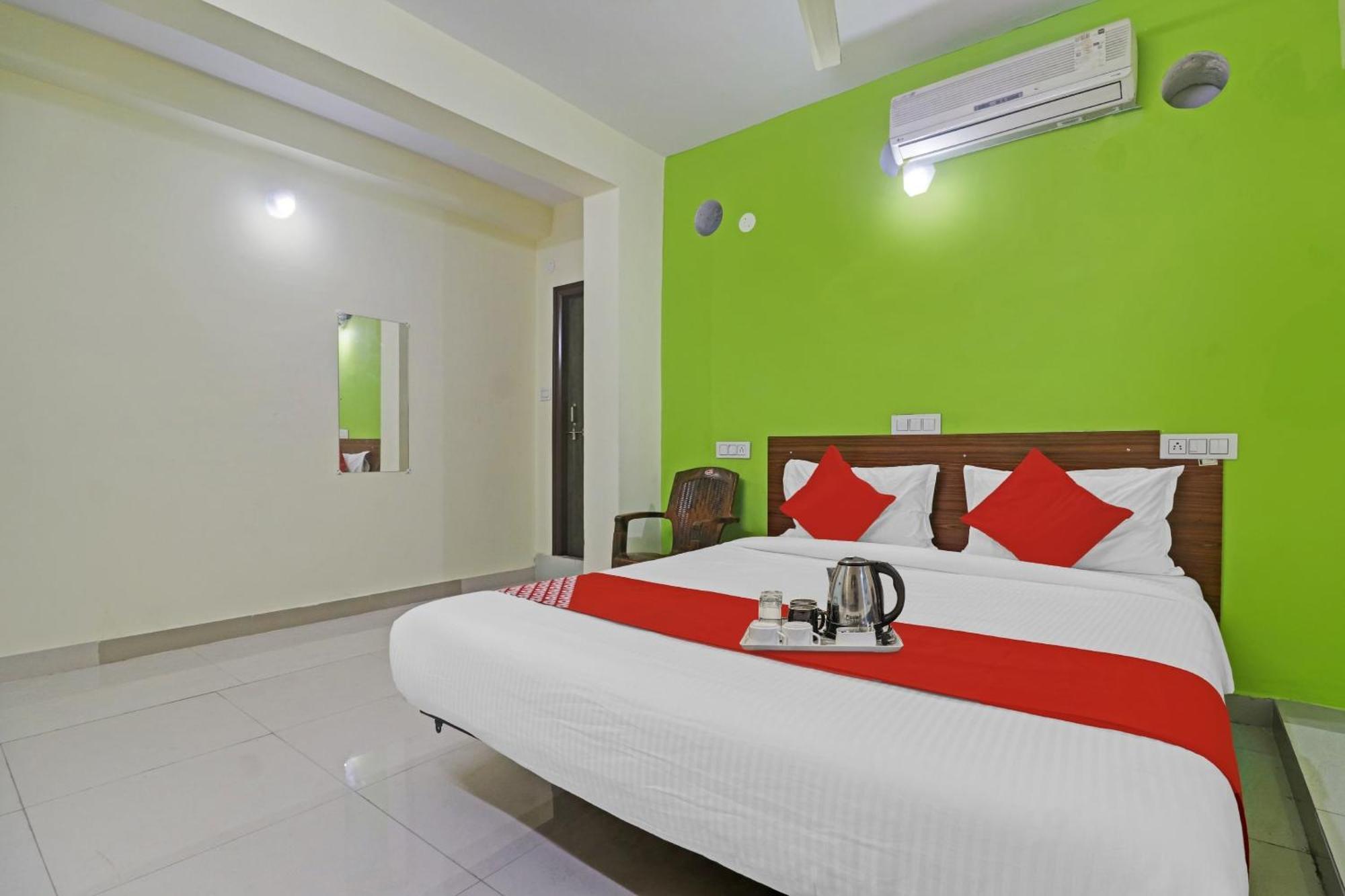 Super Hotel O Dk Reddy Square Hyderabad Exterior foto
