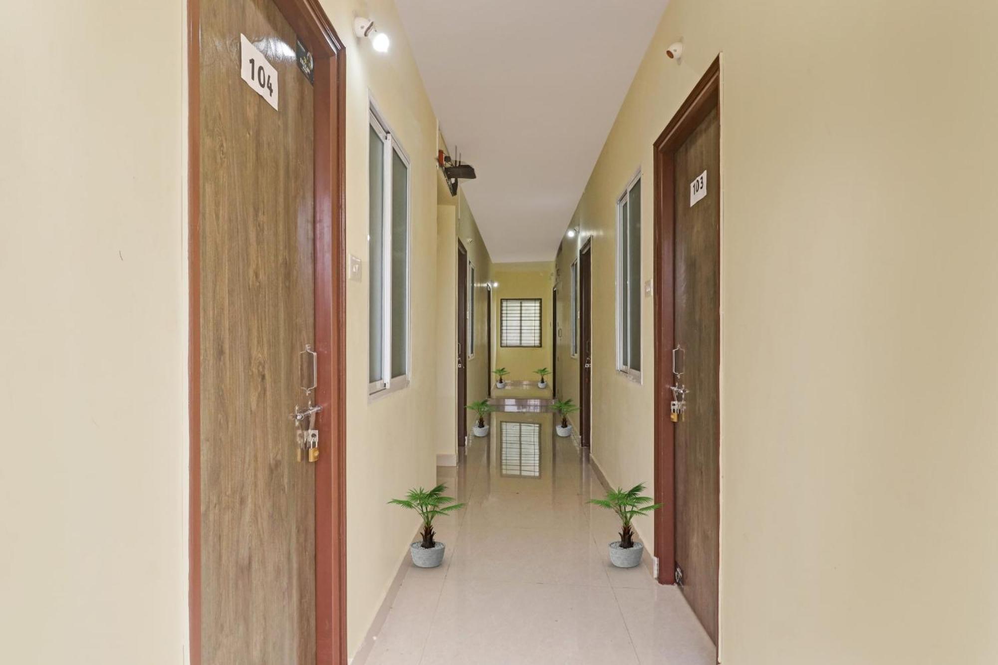 Super Hotel O Dk Reddy Square Hyderabad Exterior foto