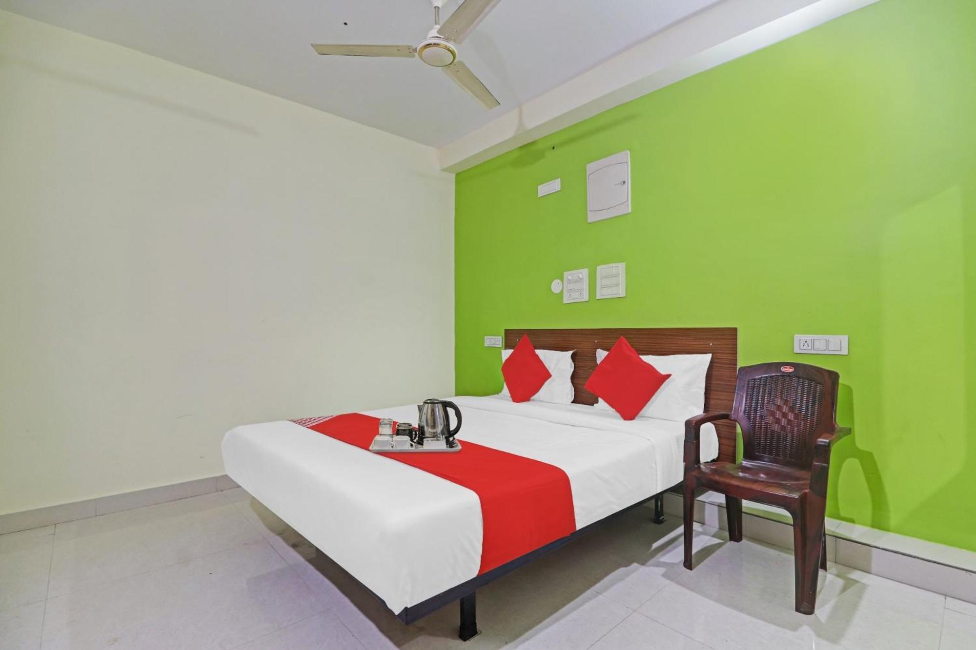 Super Hotel O Dk Reddy Square Hyderabad Exterior foto
