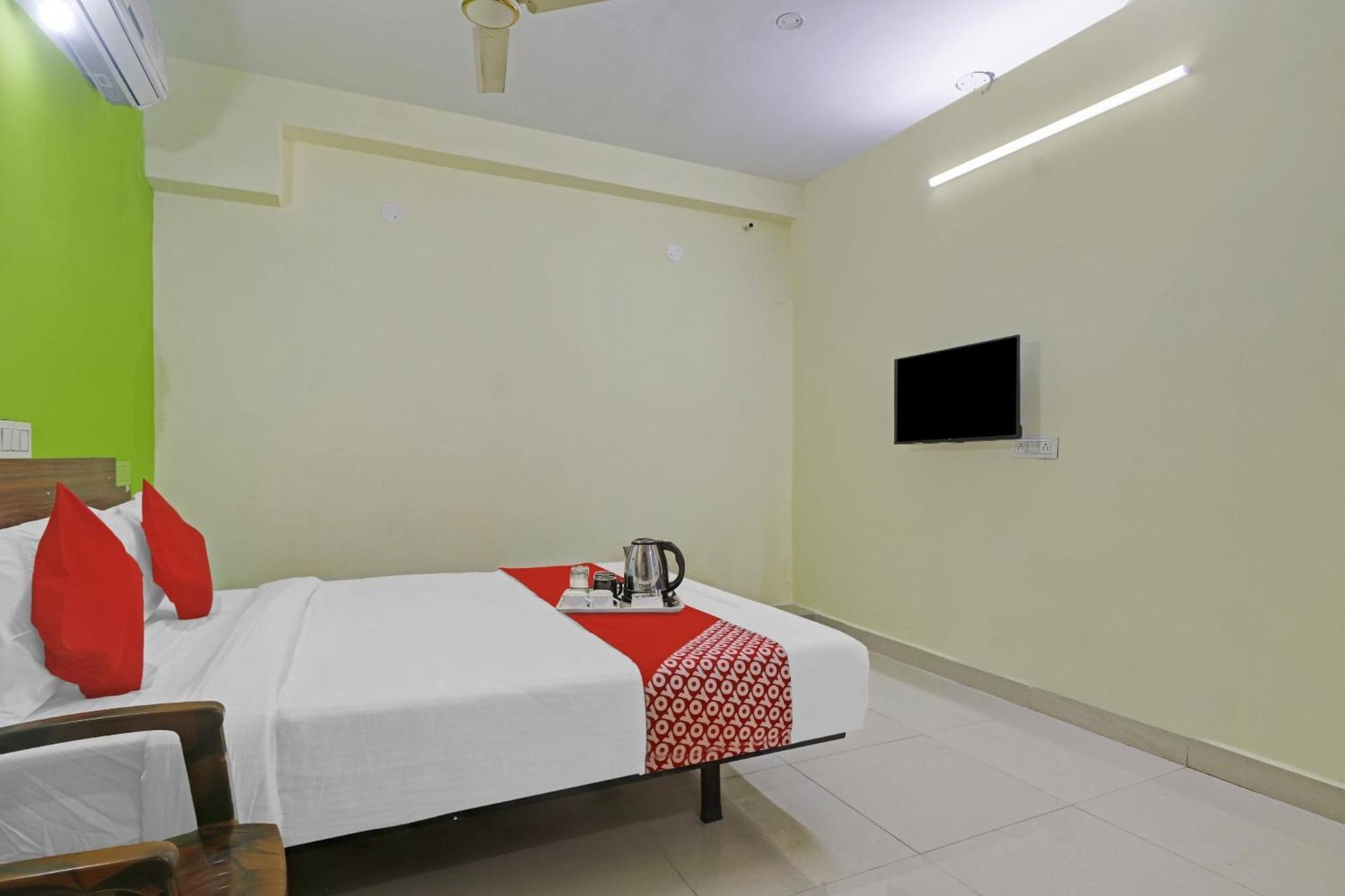 Super Hotel O Dk Reddy Square Hyderabad Exterior foto