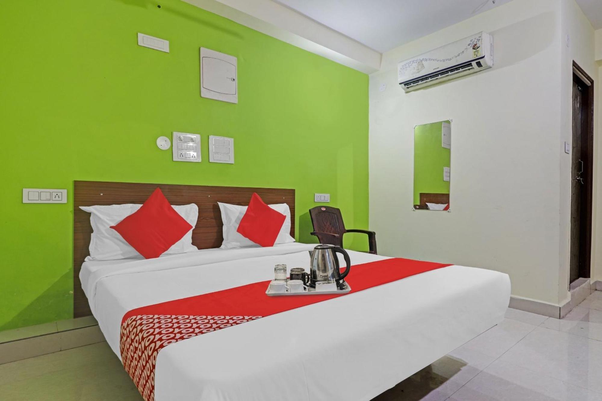 Super Hotel O Dk Reddy Square Hyderabad Exterior foto