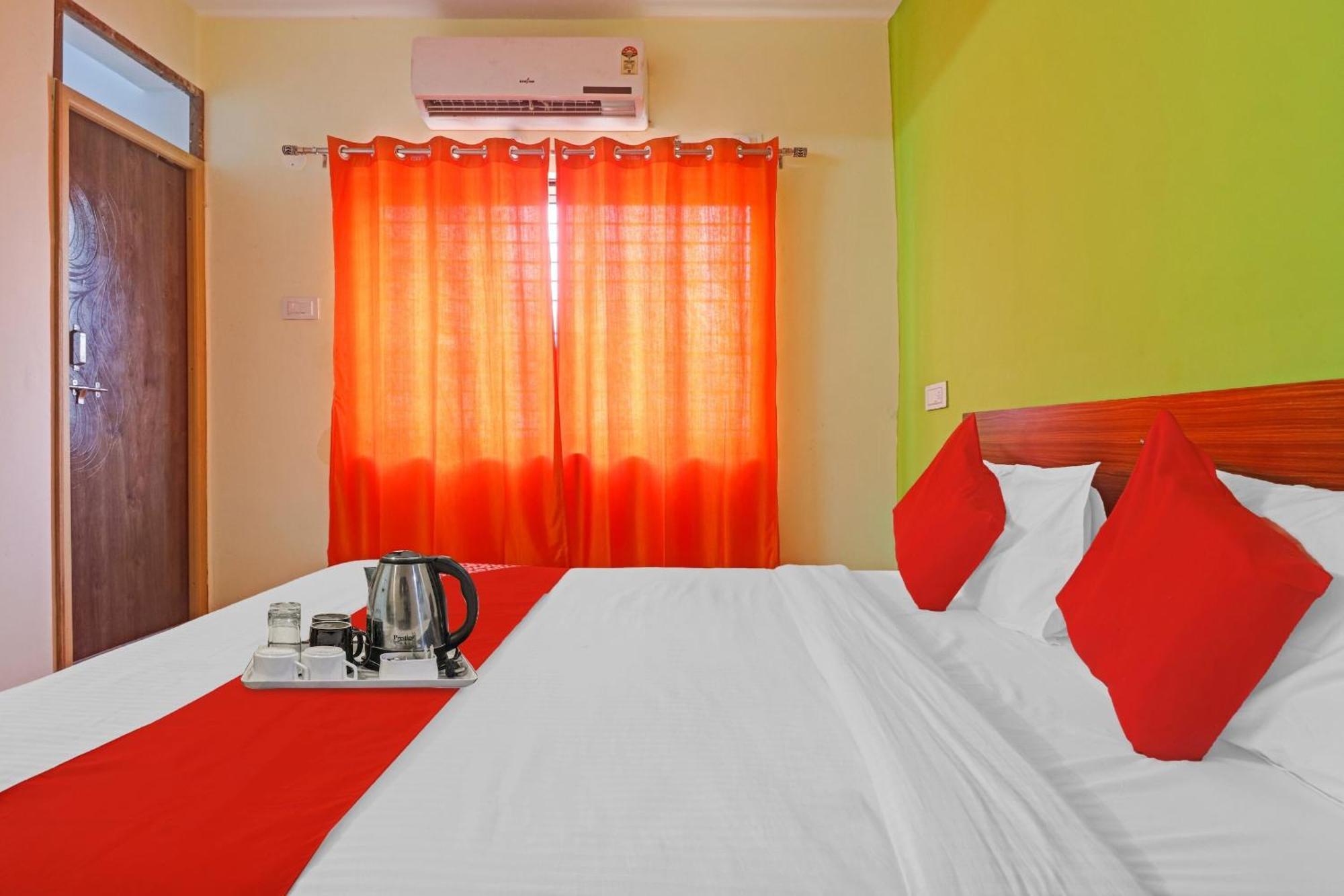 Super Hotel O Dk Reddy Square Hyderabad Exterior foto