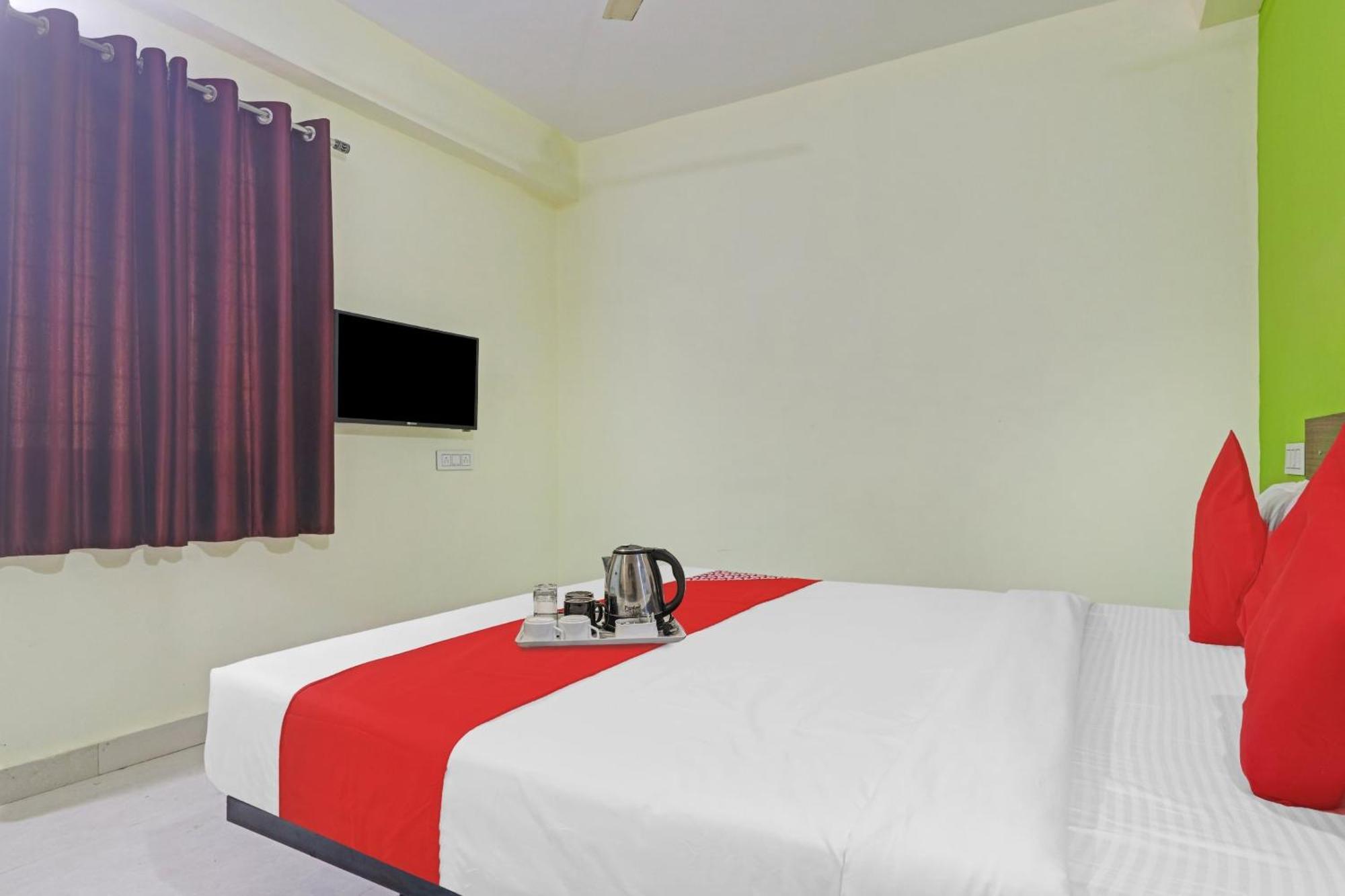 Super Hotel O Dk Reddy Square Hyderabad Exterior foto