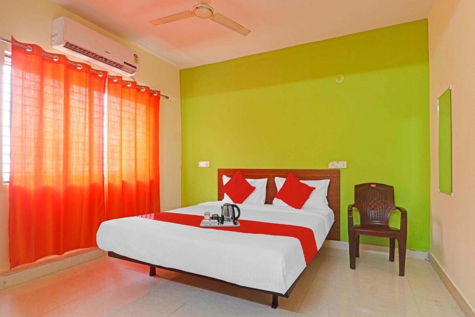 Super Hotel O Dk Reddy Square Hyderabad Exterior foto