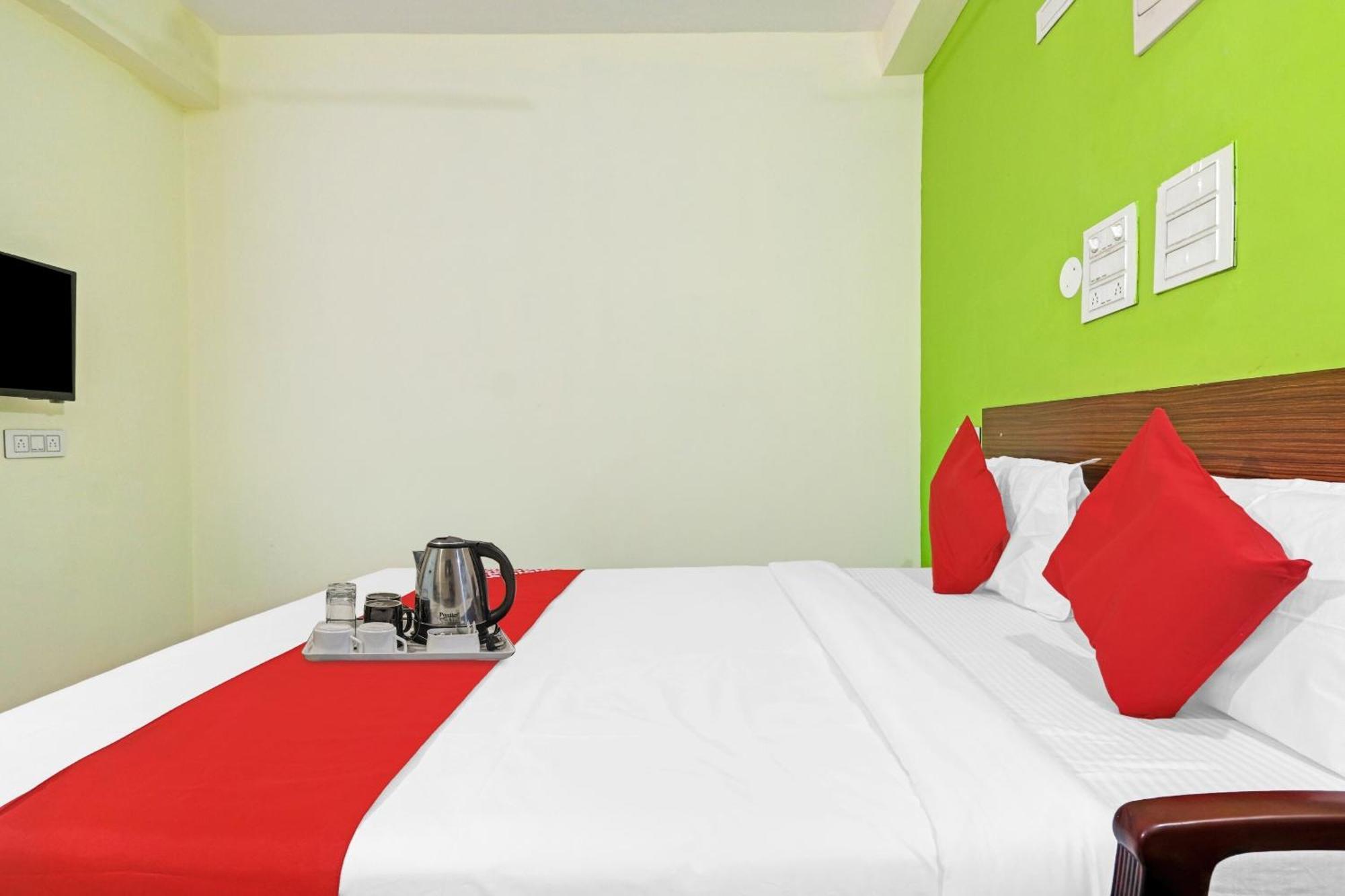 Super Hotel O Dk Reddy Square Hyderabad Exterior foto